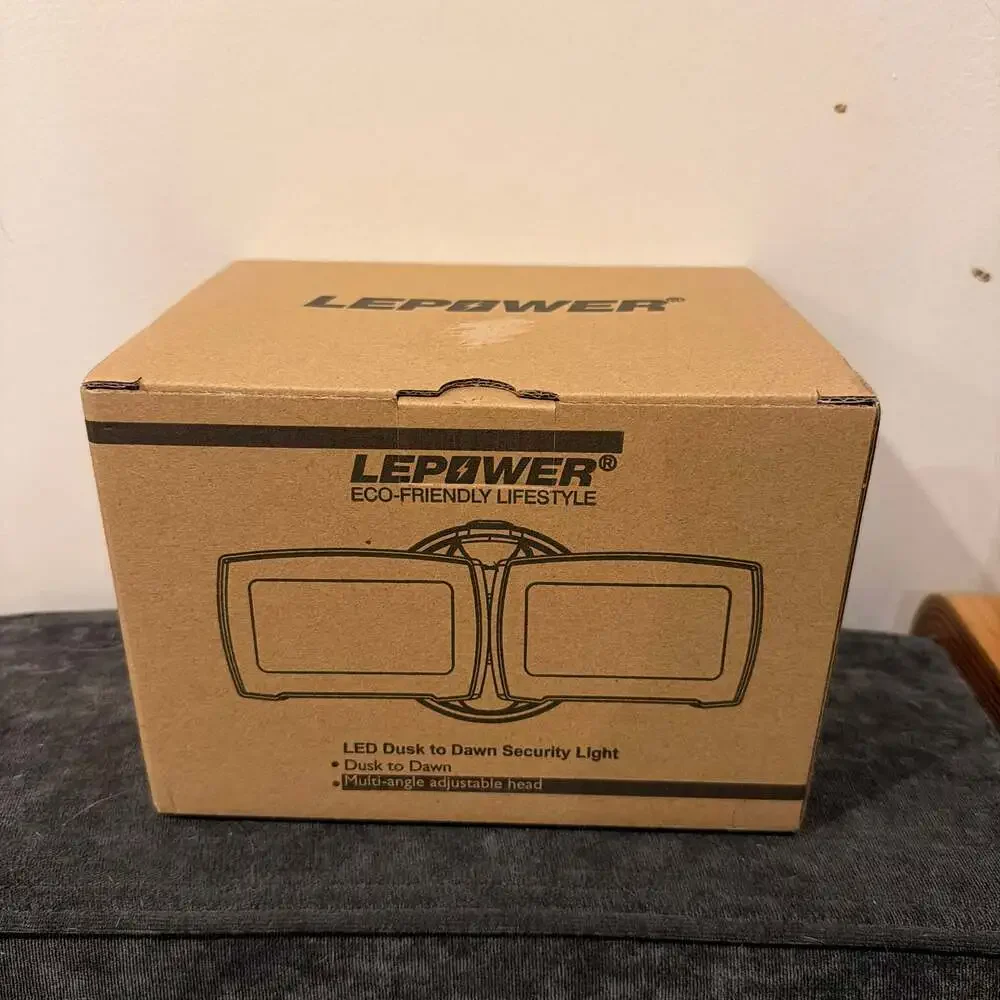 LEPOWER‎ LED Dusk to Dawn Security Light Outdoor Flood Light NIB
